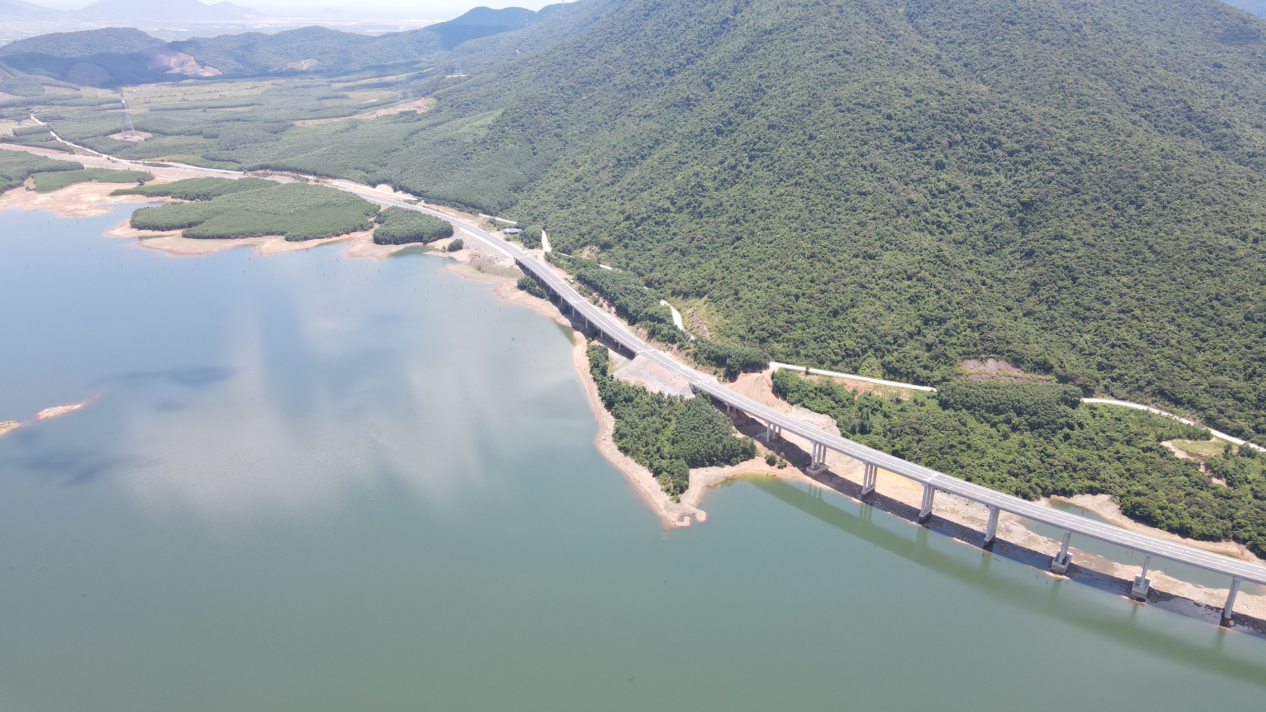 Ngắm khung cảnh h&ugrave;ng vĩ tr&ecirc;n tuyến cao tốc Vũng &Aacute;ng - B&ugrave;ng trước ng&agrave;y th&ocirc;ng tuyến- Ảnh 10.