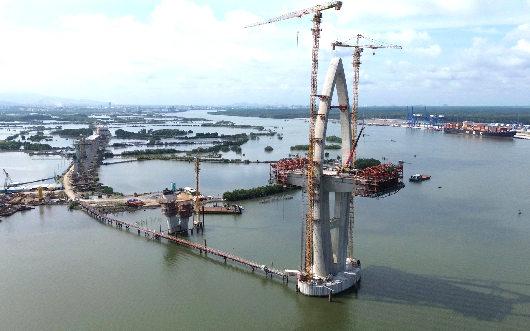 Cầu Phước An gần 5.000 tỷ đồng: Thi c&ocirc;ng 3 ca, 4 k&iacute;p để về đ&iacute;ch đ&uacute;ng hẹn 2027