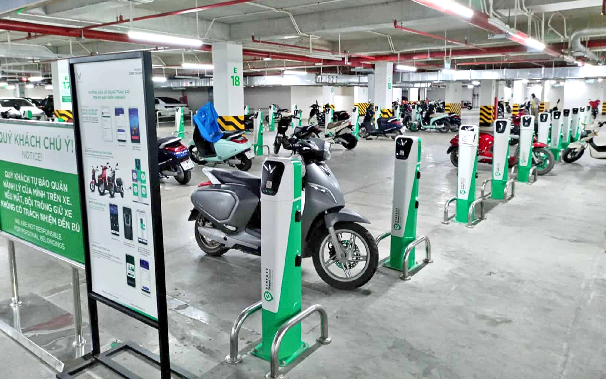Nắng nóng có tăng nguy cơ pin xe máy điện cháy nổ?- Ảnh 2. Pin xe máy điện đạt chuẩn có lo cháy nổ?