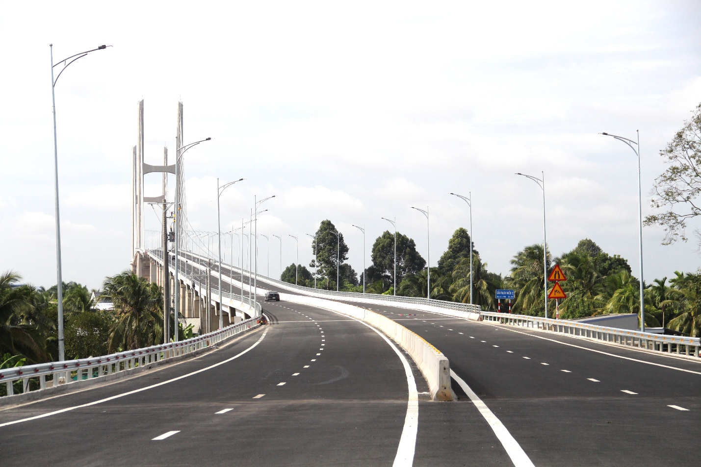 Tăng tốc những hạng mục cuối tại cầu Rạch Miễu 2, về đ&iacute;ch trước 6 th&aacute;ng- Ảnh 1.