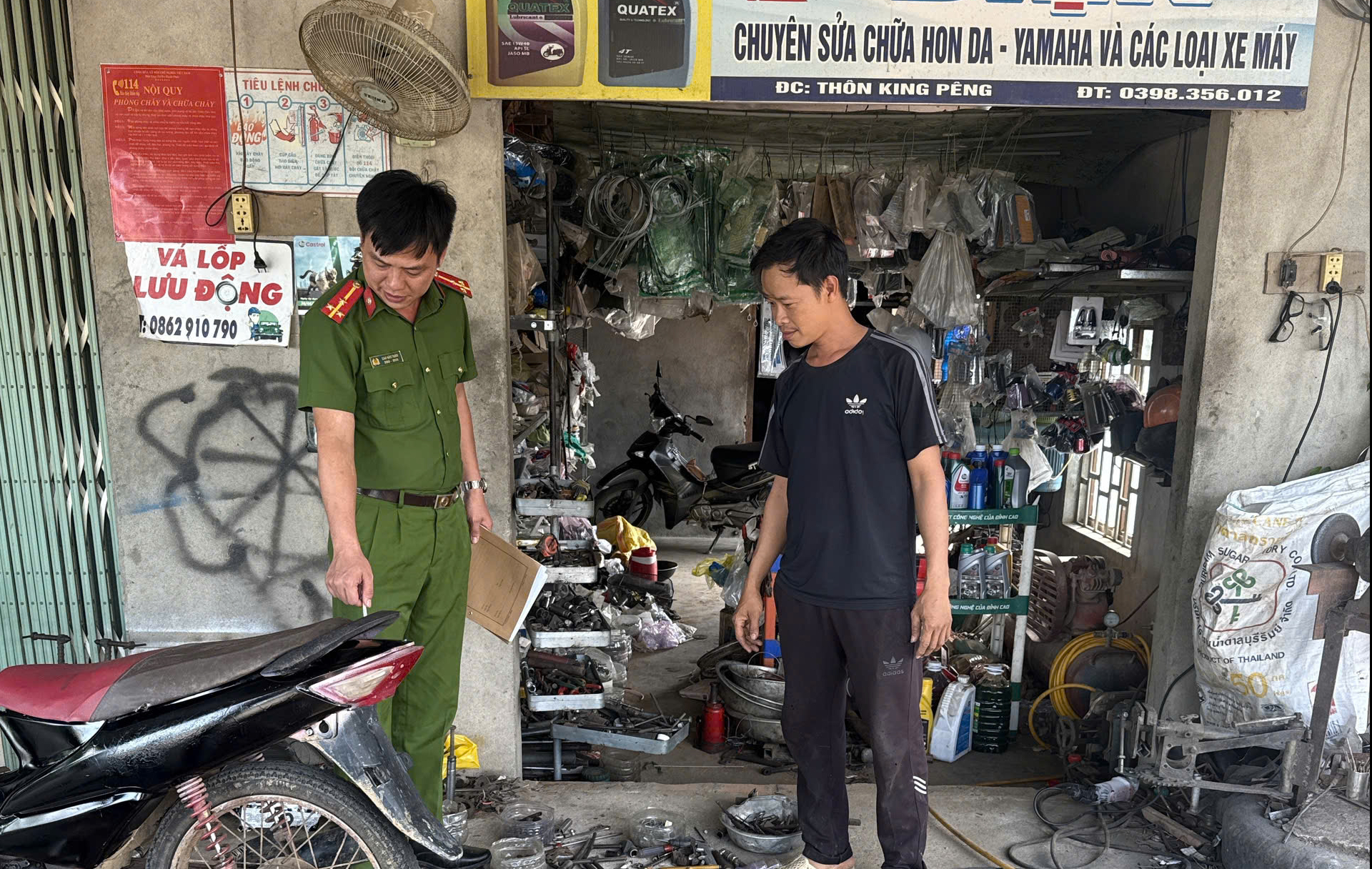 Gia Lai: Răn đe thanh thiếu ni&ecirc;n vi phạm giao th&ocirc;ng, ngăn xe độ chế- Ảnh 2.