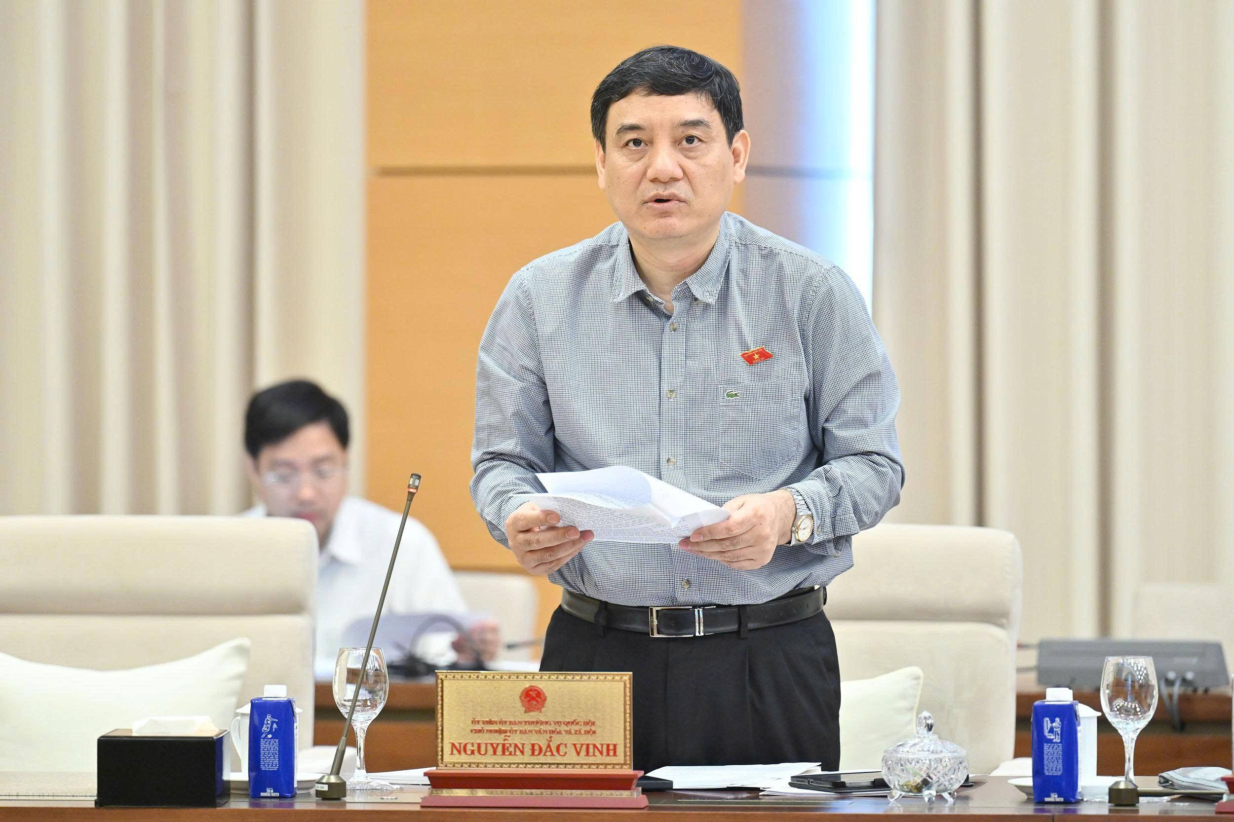 Nghiên cứu bộ sách giáo khoa dùng chung, miễn phí cho học sinh- Ảnh 2. Nghiên cứu bộ sách giáo khoa dùng chung, miễn phí cho học sinh- Ảnh 2.