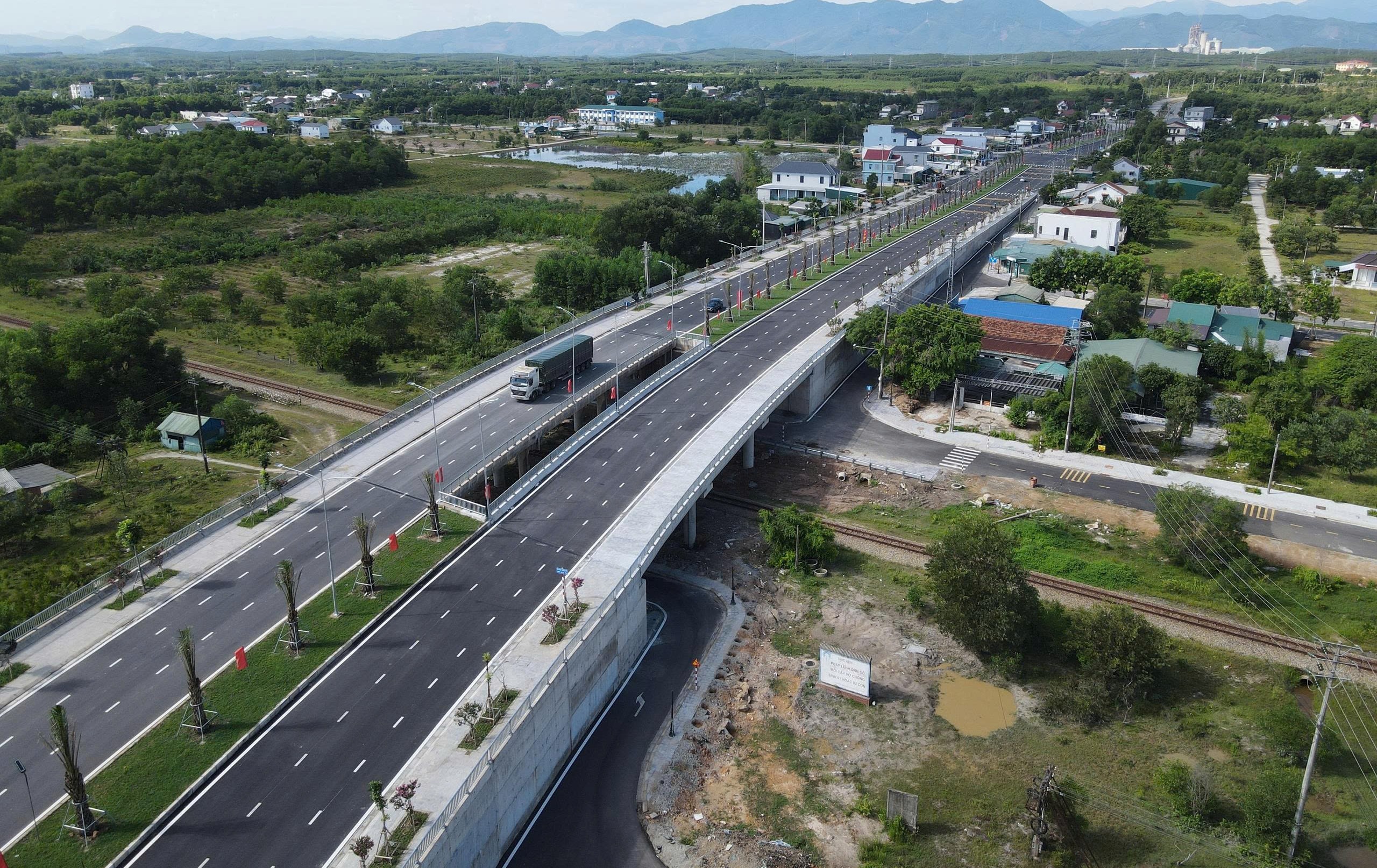 Th&ocirc;ng xe, đưa v&agrave;o khai th&aacute;c tuyến đường 750 tỷ đồng ở Huế- Ảnh 2.