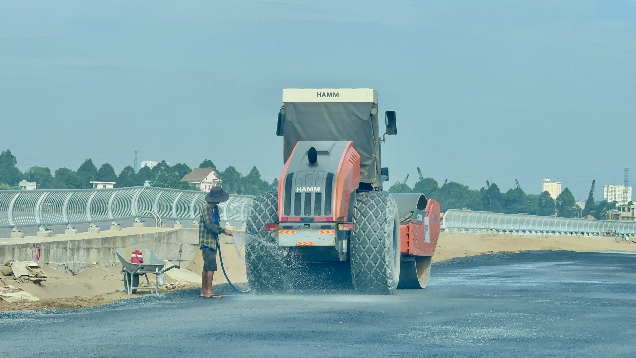 Đường ven s&ocirc;ng Đồng Nai "n&eacute;" nh&agrave; cổ trăm tuổi gấp r&uacute;t ho&agrave;n thiện, tăng tốc về đ&iacute;ch- Ảnh 13.