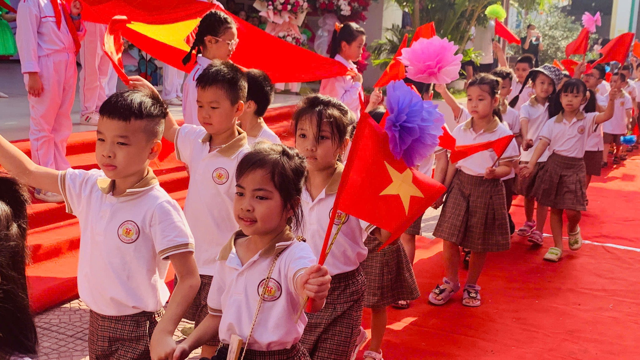 Toàn ngành giáo dục chuẩn bị cho lễ khai giảng đặc biệt nhất- Ảnh 1. Toàn ngành giáo dục chuẩn bị cho lễ khai giảng đặc biệt nhất- Ảnh 1.