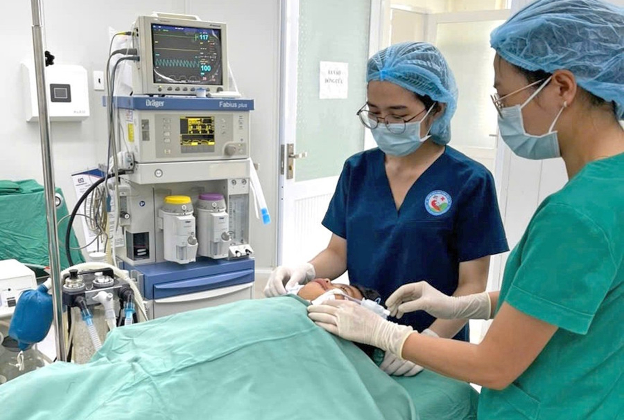 Nỗi đau chồng tật nguyền mất vợ, hai con nằm viện- Ảnh 1.