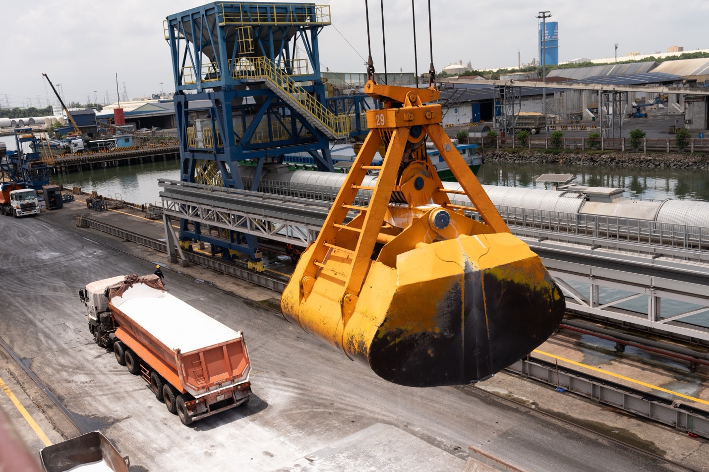 PVFCCo - Ph&uacute; Mỹ đẩy mạnh xuất nhập khẩu ph&acirc;n b&oacute;n, mở rộng thị trường, đa dạng nguồn cung- Ảnh 1.