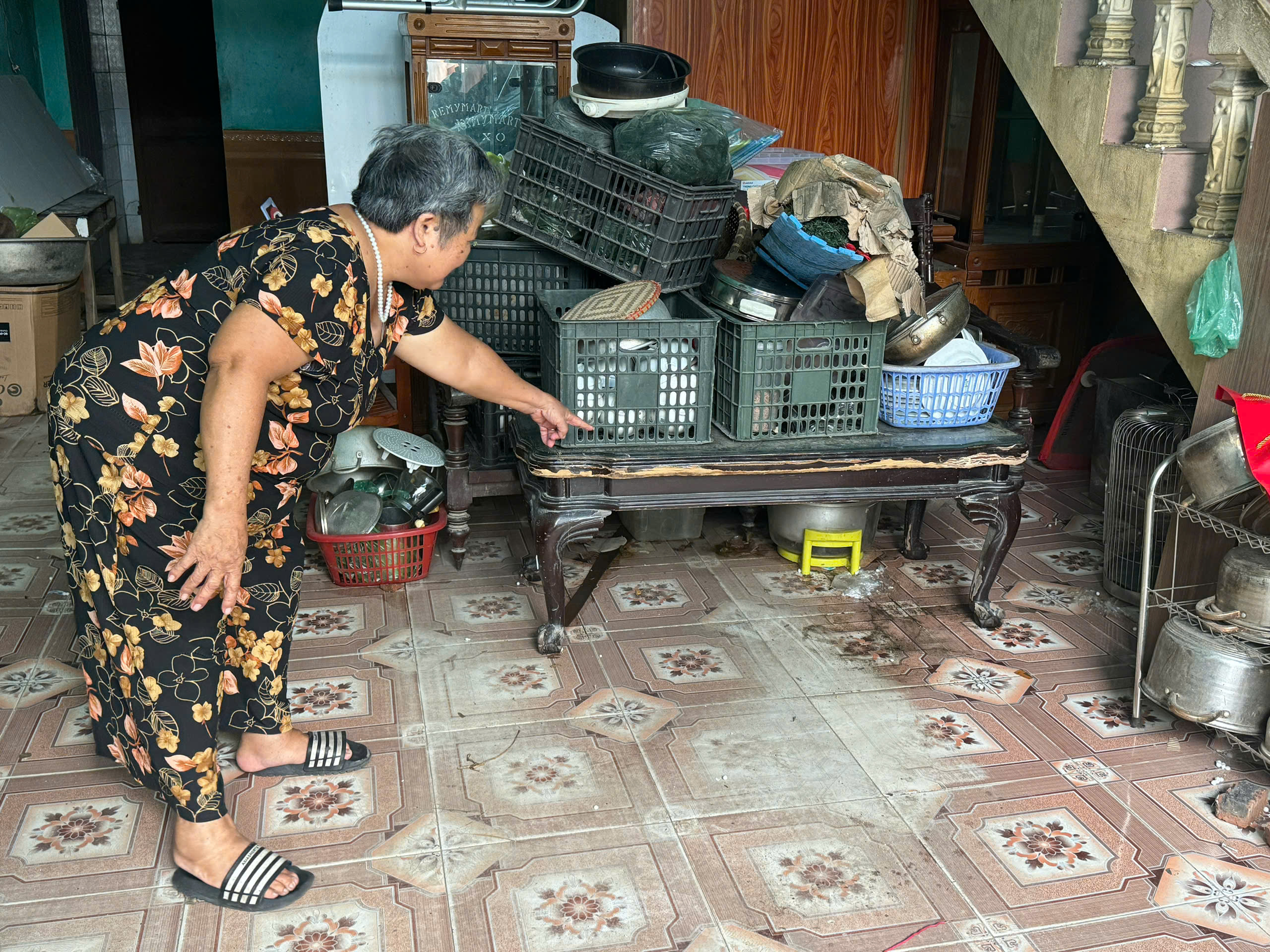 Quảng Ninh: Gần chục hộ d&acirc;n ở phường U&ocirc;ng B&iacute; khốn khổ v&igrave; ngập &uacute;ng- Ảnh 1.