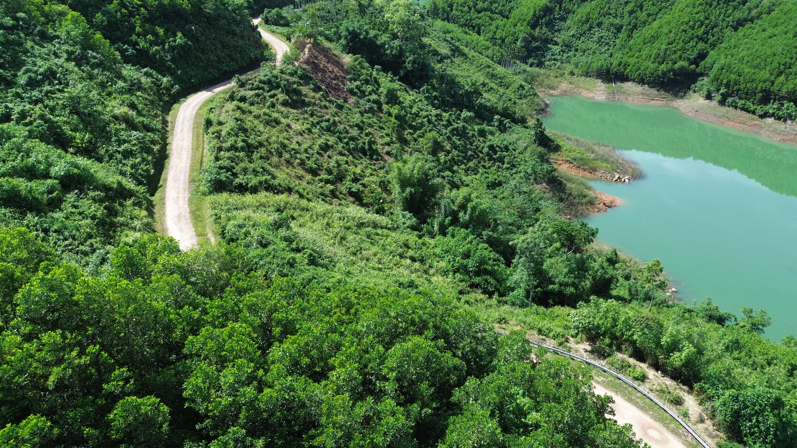 Quảng Ng&atilde;i cần đầu tư n&acirc;ng cấp 5km đường kết nối 2 tỉnh lộ 623 v&agrave; 676- Ảnh 2.