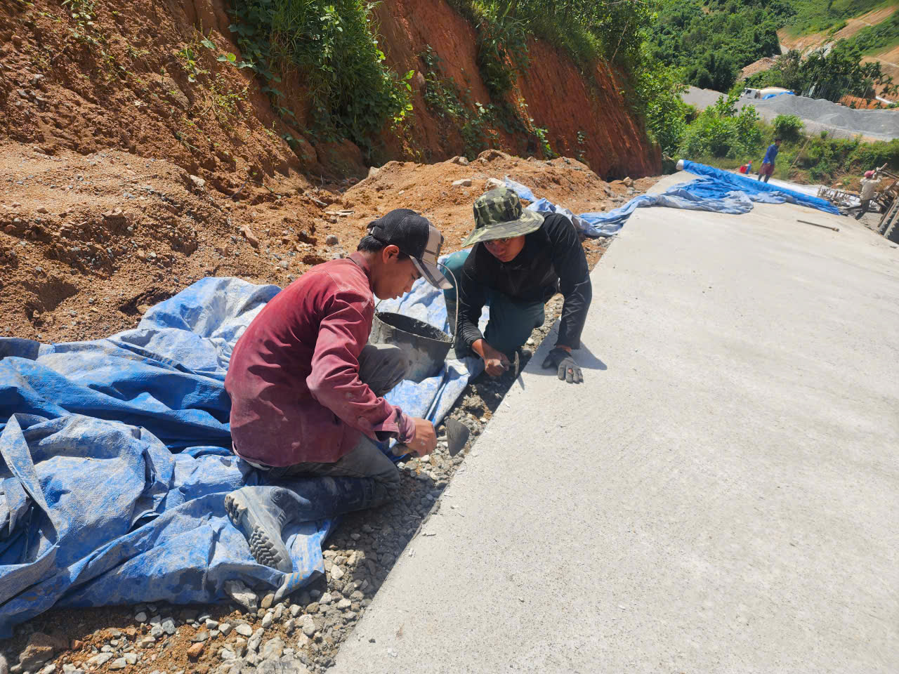 Quảng Ng&atilde;i cần đầu tư n&acirc;ng cấp 5km đường kết nối 2 tỉnh lộ 623 v&agrave; 676- Ảnh 12.