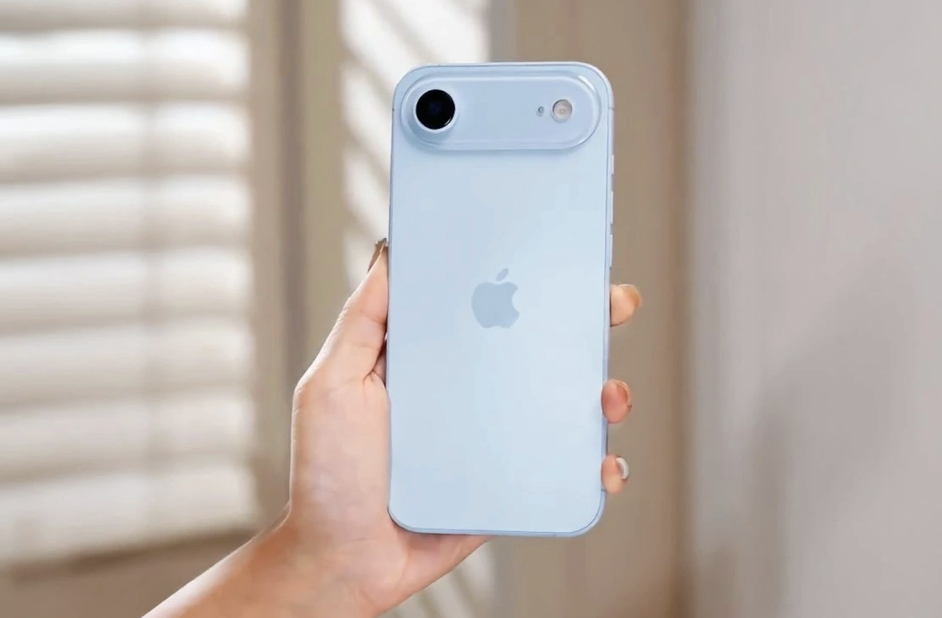 iPhone 17 Air lộ bản m&ocirc; h&igrave;nh m&agrave;u Sky Blue, hứa hẹn trở th&agrave;nh phi&ecirc;n bản &ldquo;h&uacute;t kh&aacute;ch&rdquo;- Ảnh 1.