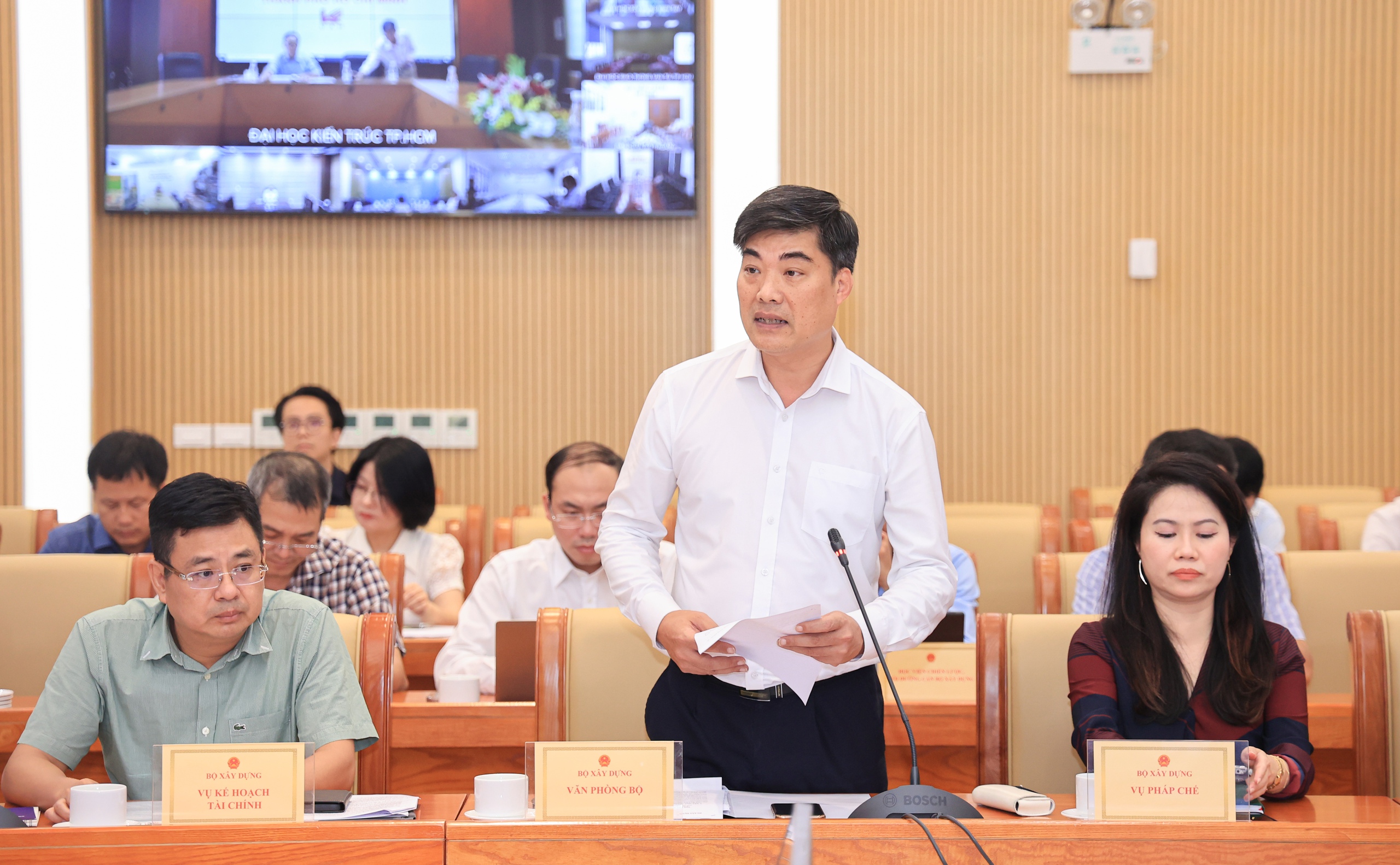 Bộ trưởng Trần Hồng Minh: Đến năm 2030, phấn đấu ho&agrave;n th&agrave;nh hơn 1 triệu căn nh&agrave; ở x&atilde; hội- Ảnh 3.