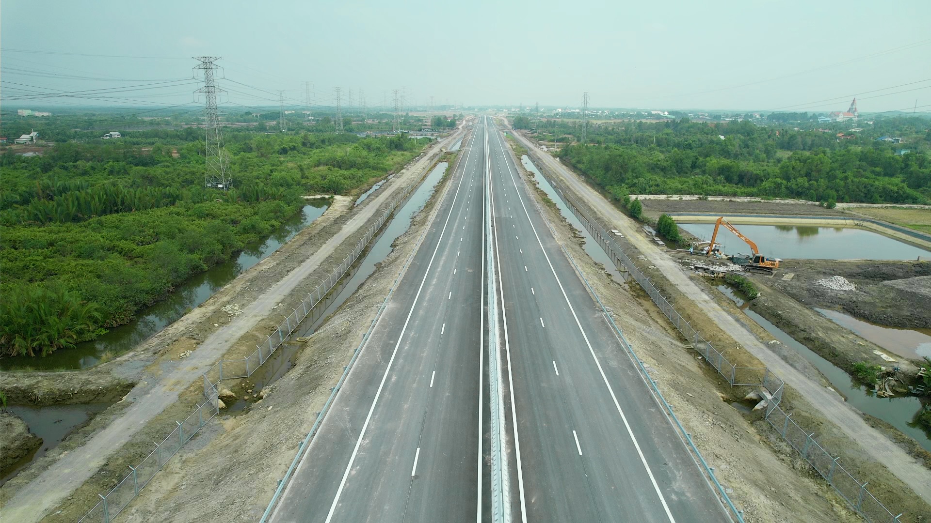 Cao tốc Bến Lức - Long Th&agrave;nh tăng tốc thi c&ocirc;ng, sẵn s&agrave;ng kết nối với s&acirc;n bay Long Th&agrave;nh- Ảnh 1.