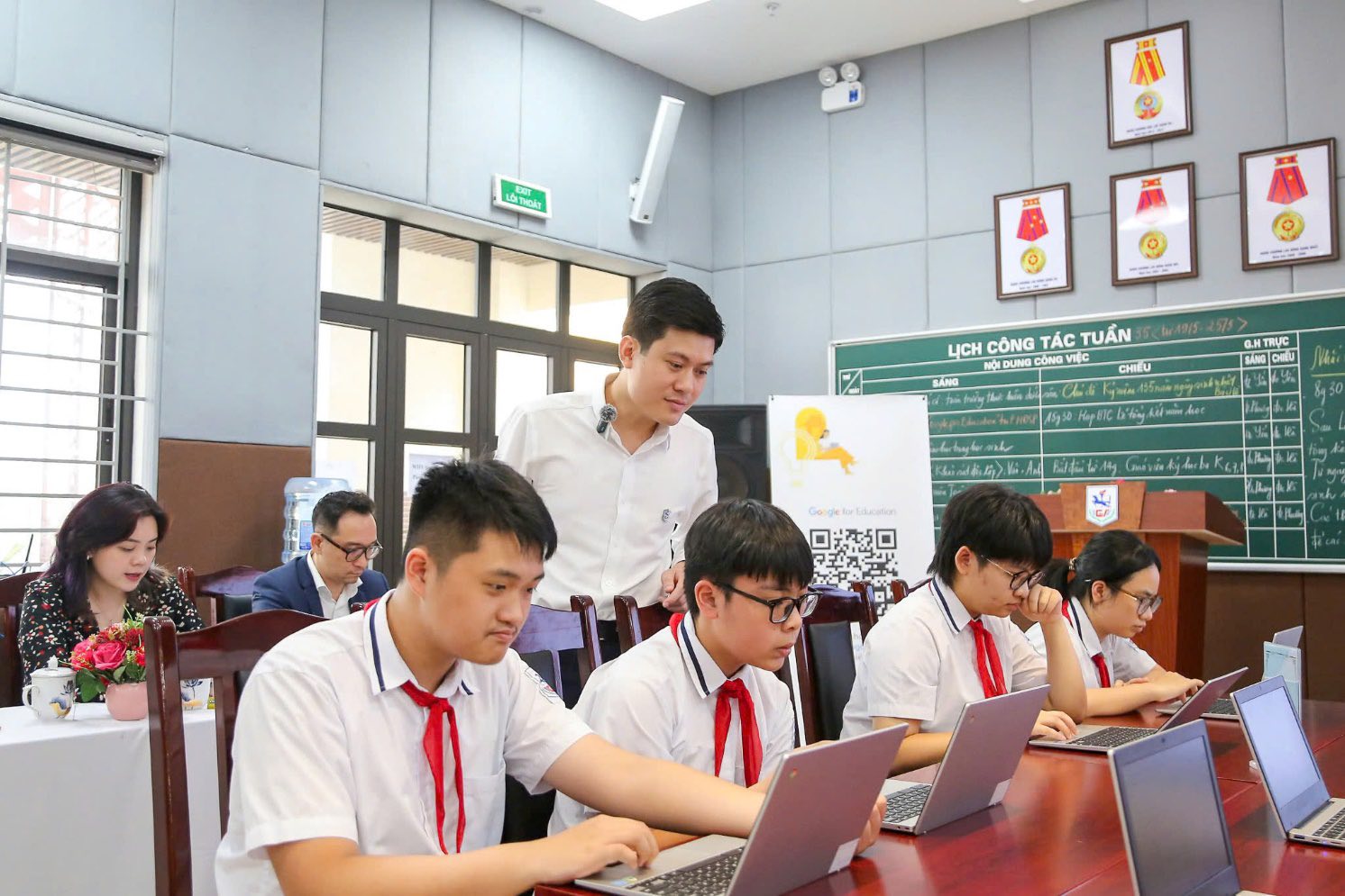 Đề nghị loạt biện ph&aacute;p th&aacute;o gỡ kh&oacute; khăn cho gi&aacute;o dục khi chuyển sang ch&iacute;nh quyền hai cấp- Ảnh 1.