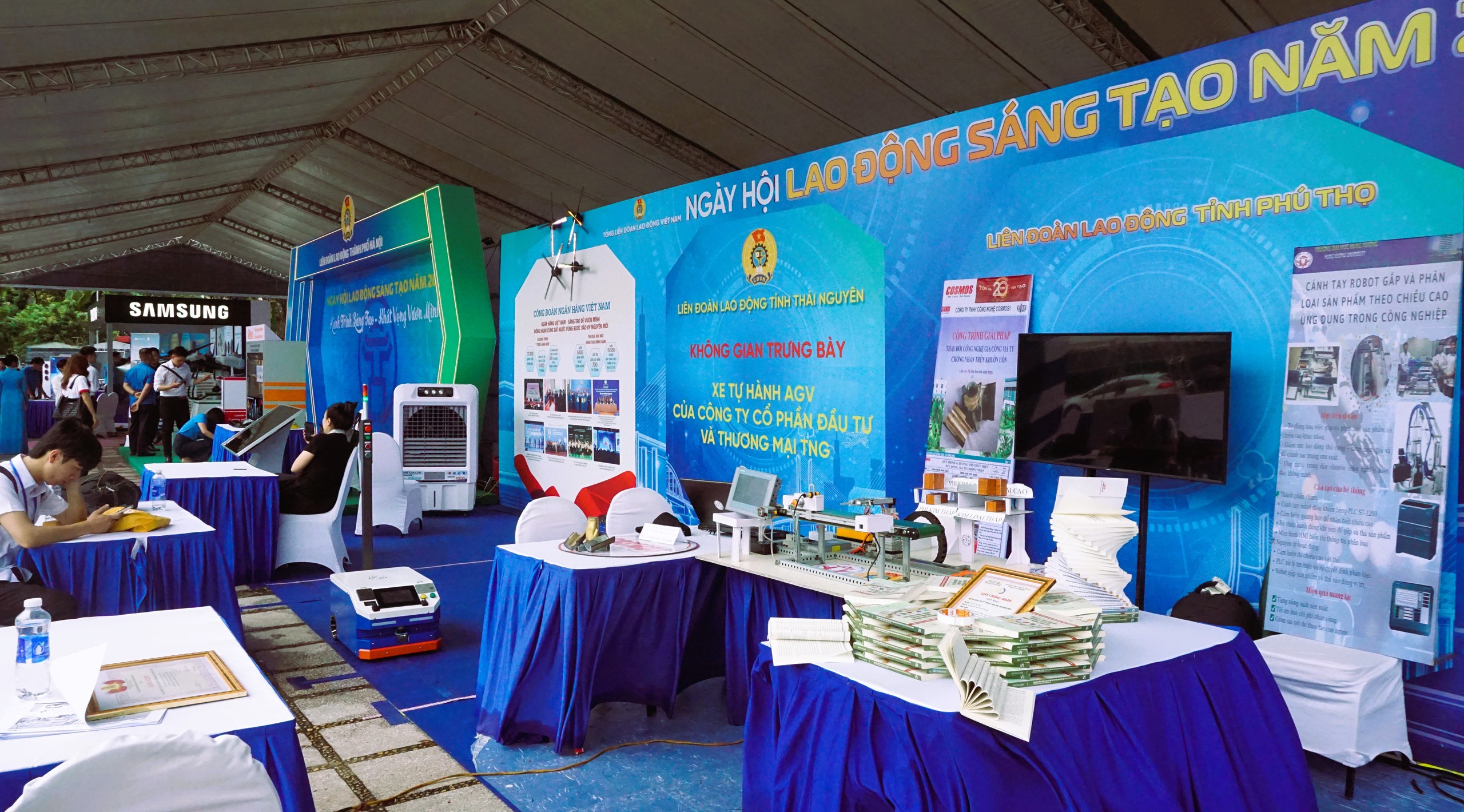 Triển l&atilde;m &ldquo;H&agrave;nh tr&igrave;nh s&aacute;ng tạo - Kh&aacute;t vọng vươn m&igrave;nh&rdquo;- Ảnh 3.