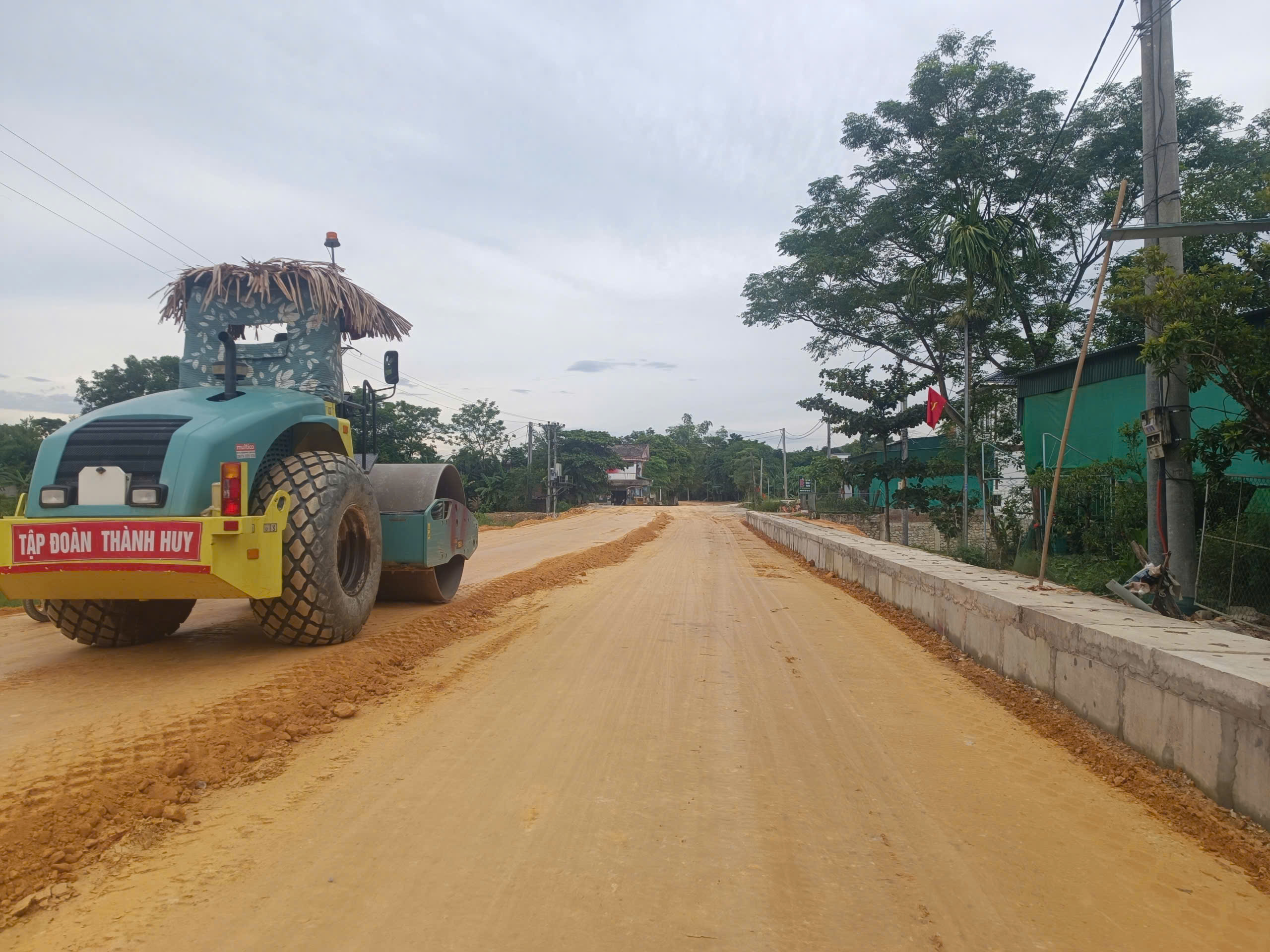 Đồng loạt tăng ca, đẩy nhanh tiến độ nhiều c&ocirc;ng tr&igrave;nh hạ tầng tại H&agrave; Tĩnh - Ảnh 2.