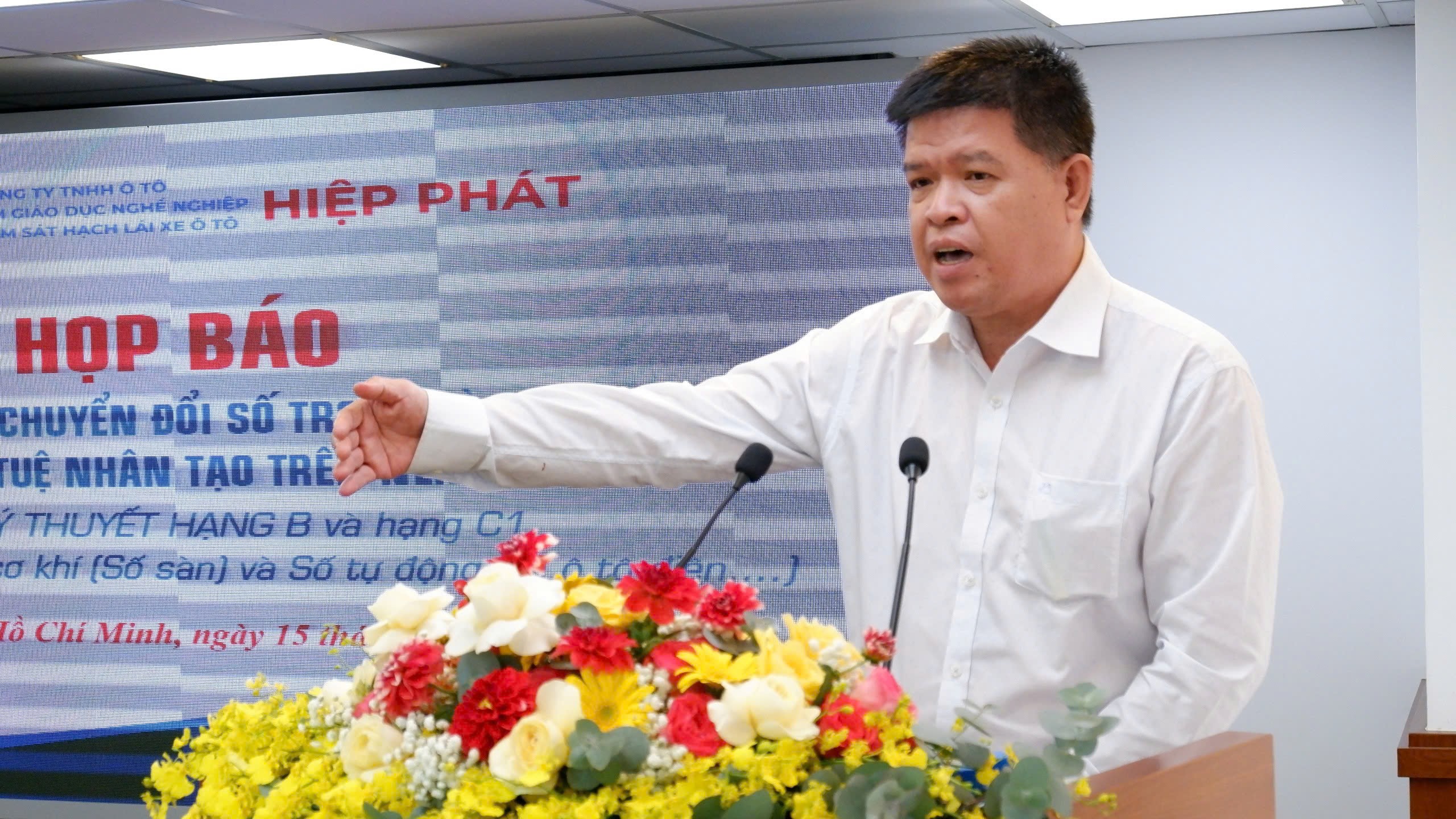 TP.HCM ứng dụng tr&iacute; tuệ nh&acirc;n tạo trong đ&agrave;o tạo l&aacute;i xe: Học online, n&acirc;ng cao tỷ lệ đậu- Ảnh 1.