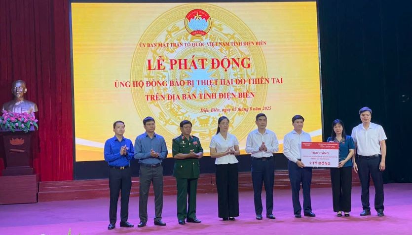 Agribank chung tay khắc phục thiệt hại do b&atilde;o Wipha- Ảnh 1.