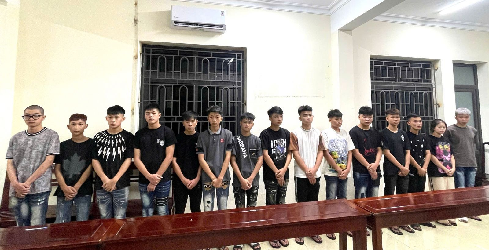 Ninh B&igrave;nh: Khởi tố 18 đối tượng g&acirc;y rối trật tự c&ocirc;ng cộng- Ảnh 1.