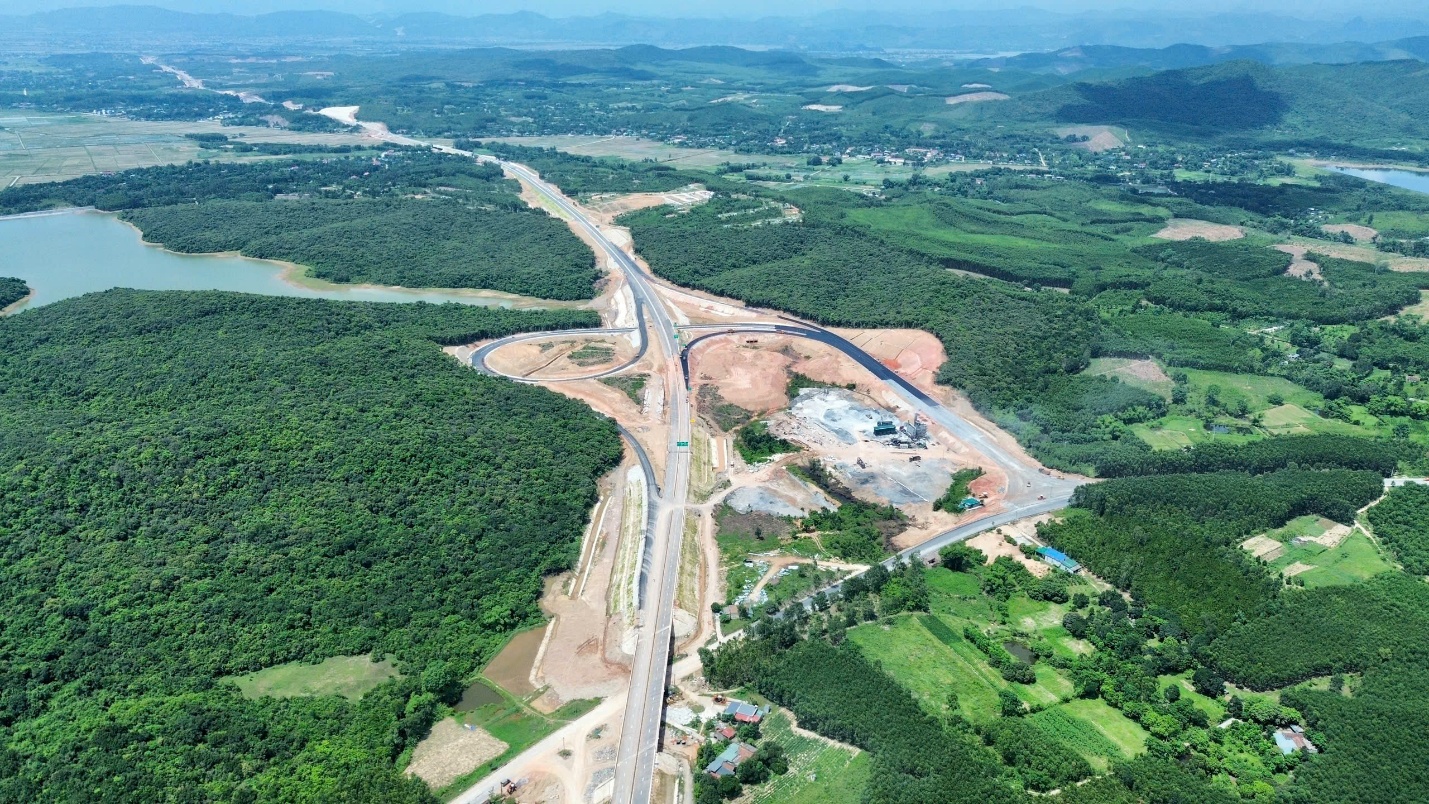 Đưa dự &aacute;n th&agrave;nh phần đoạn Vũng &Aacute;ng &ndash; B&ugrave;ng vận h&agrave;nh khai th&aacute;c v&agrave;o cuối th&aacute;ng 8- Ảnh 3.