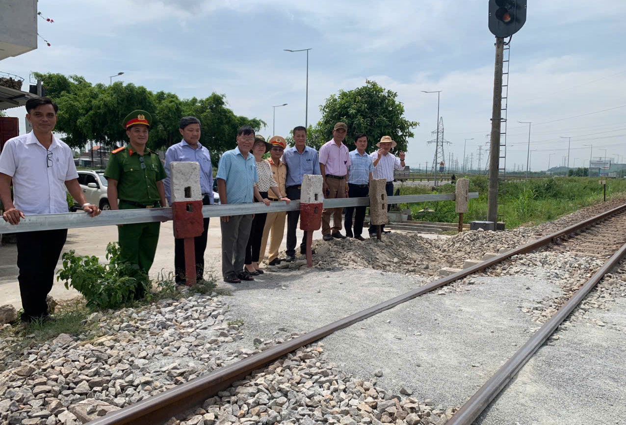 Quảng Ng&atilde;i: Đ&oacute;ng lối đi qua đường sắt từng xảy ra nhiều vụ tai nạn chết người- Ảnh 9.