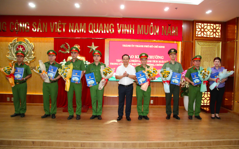 TP.HCM: Danh t&iacute;nh kẻ cầm đầu đường d&acirc;y đ&aacute;nh bạc hơn 20.000 tỷ đồng mới bị triệt ph&aacute;