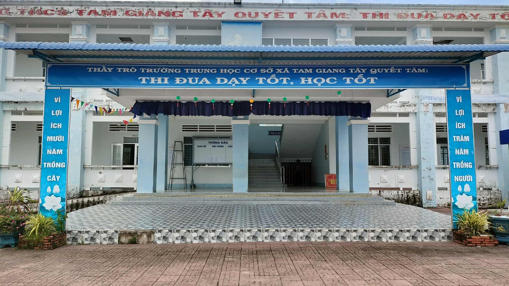 Hiệu trưởng ở C&agrave; Mau bị c&aacute;o buộc tham &ocirc; 10,7 triệu đồng được tại ngoại- Ảnh 1.