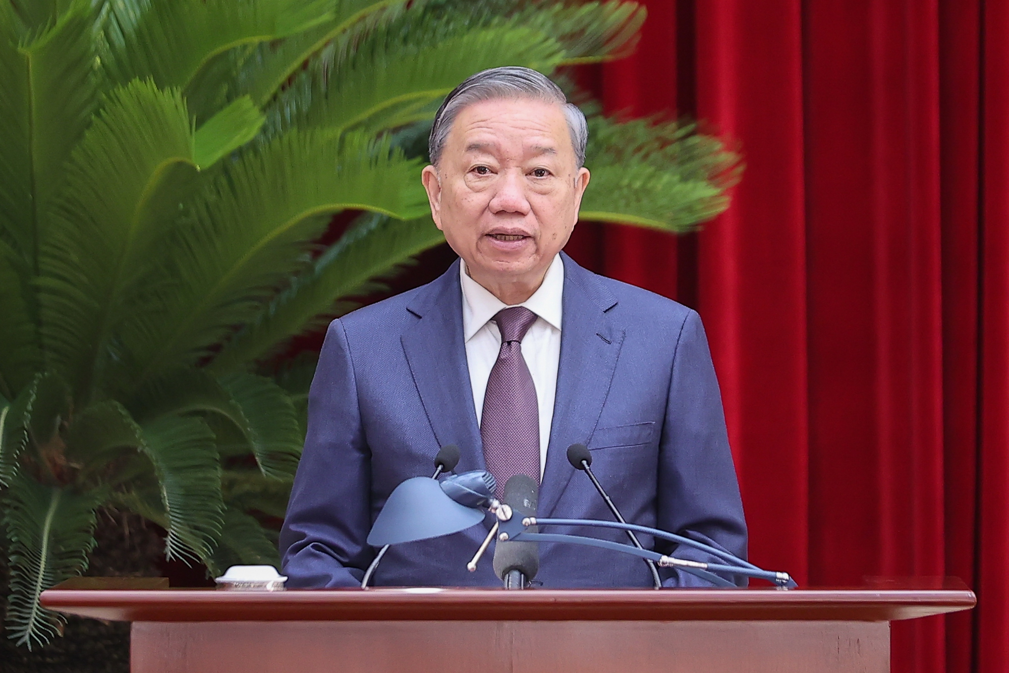 Tổng B&iacute; thư: C&ocirc;ng an nh&acirc;n d&acirc;n "thức cho d&acirc;n ngủ ngon, lấy hạnh ph&uacute;c của d&acirc;n l&agrave;m lẽ sống"- Ảnh 1.