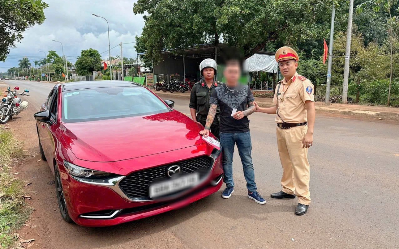 Đồng Nai: T&agrave;i xế l&aacute;i &ocirc; t&ocirc; chạy qu&aacute; tốc độ bị ph&aacute;t hiện dương t&iacute;nh với ma t&uacute;y