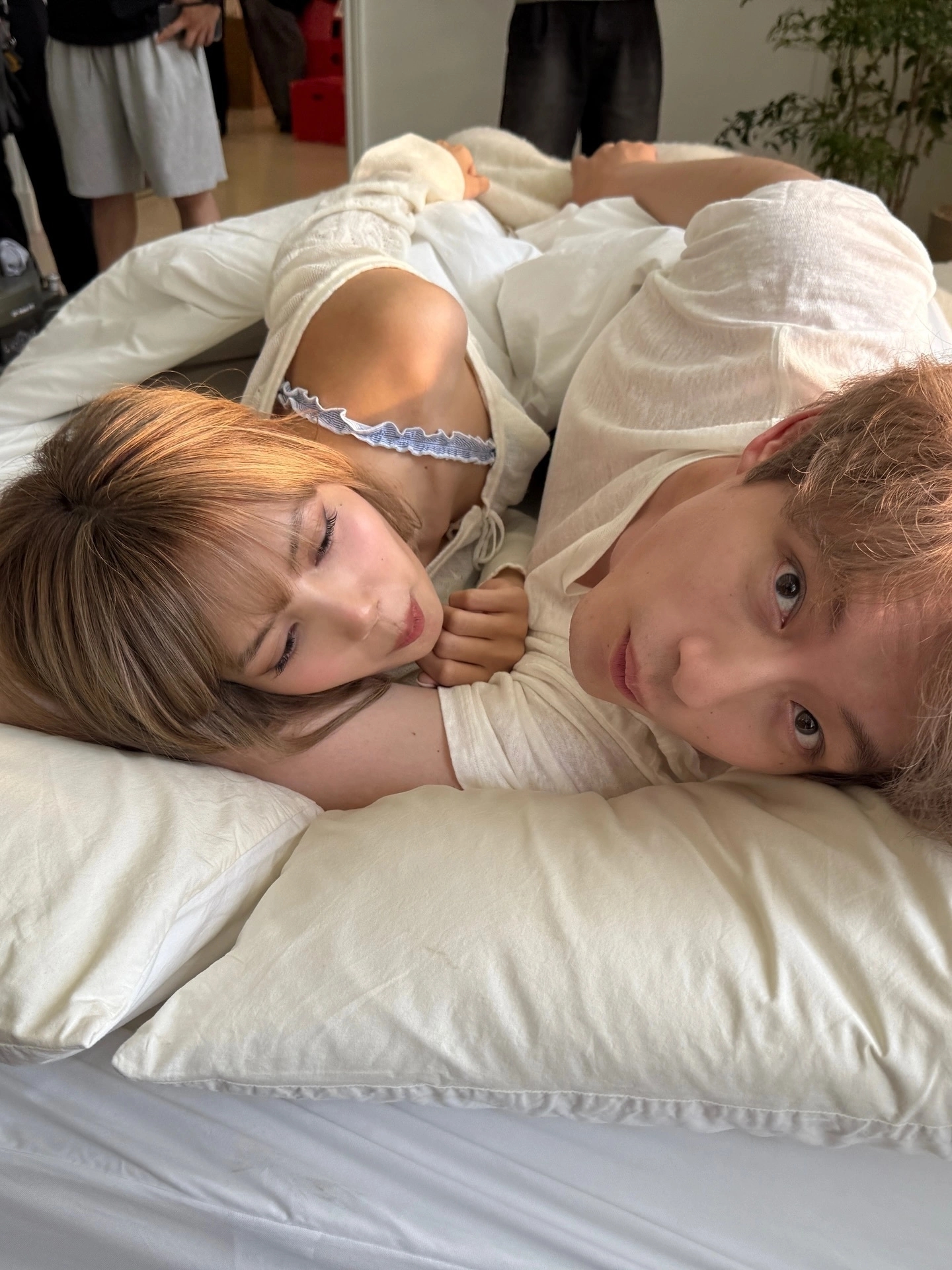 Lisa (BlackPink) tung video hậu trường khi đ&oacute;ng phim c&ugrave;ng t&agrave;i tử Nhật Bản- Ảnh 1.