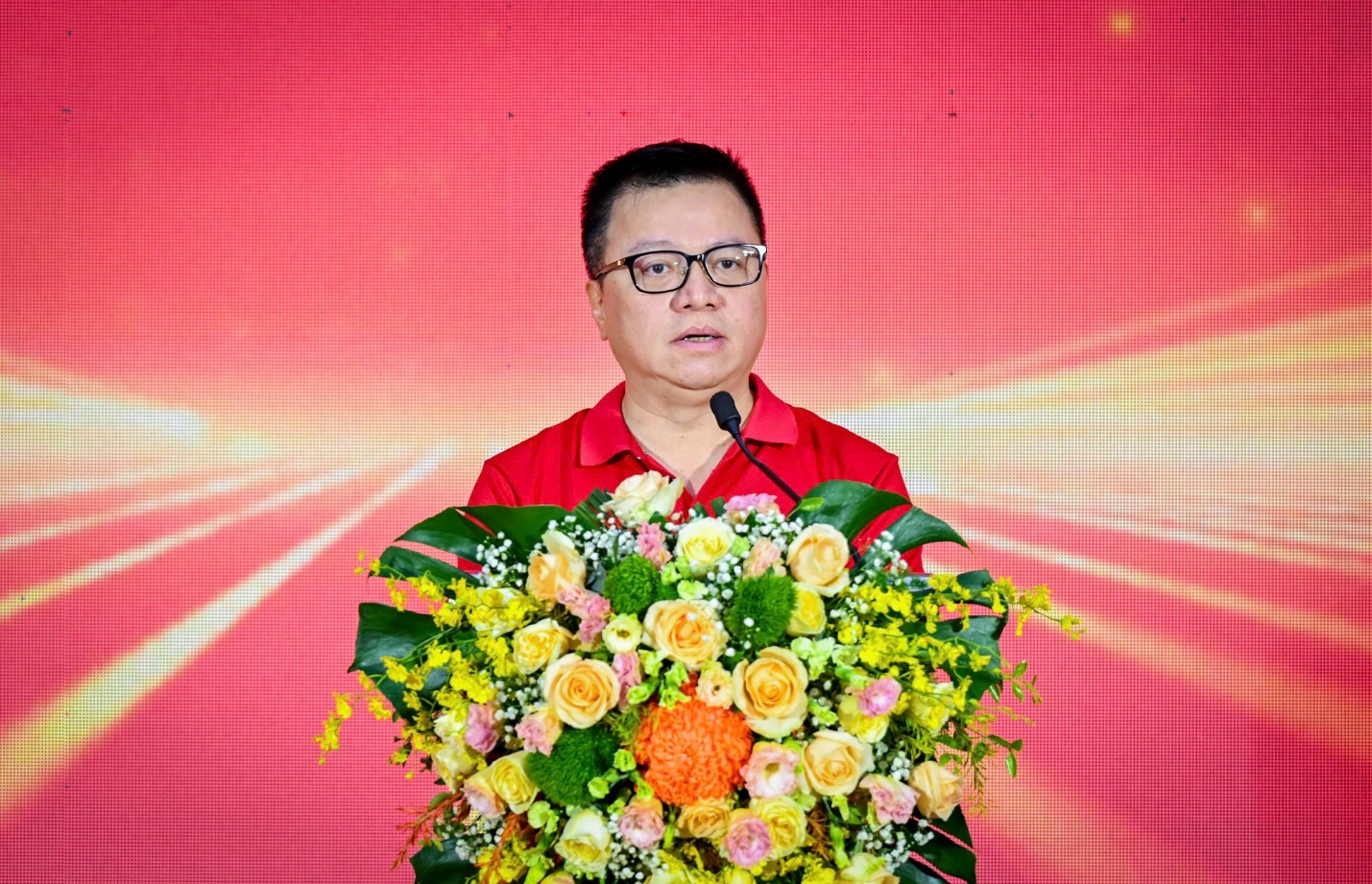 H&agrave; Nội: H&agrave;ng ngh&igrave;n người d&acirc;n tham gia chương tr&igrave;nh &ldquo;C&ugrave;ng Việt Nam tiến bước&rdquo;- Ảnh 2.