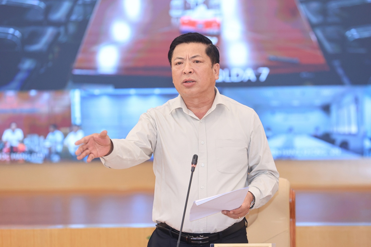 Minister Tran Hong Minh: Over 1 million social housing units targeted by 2030- Ảnh 1.