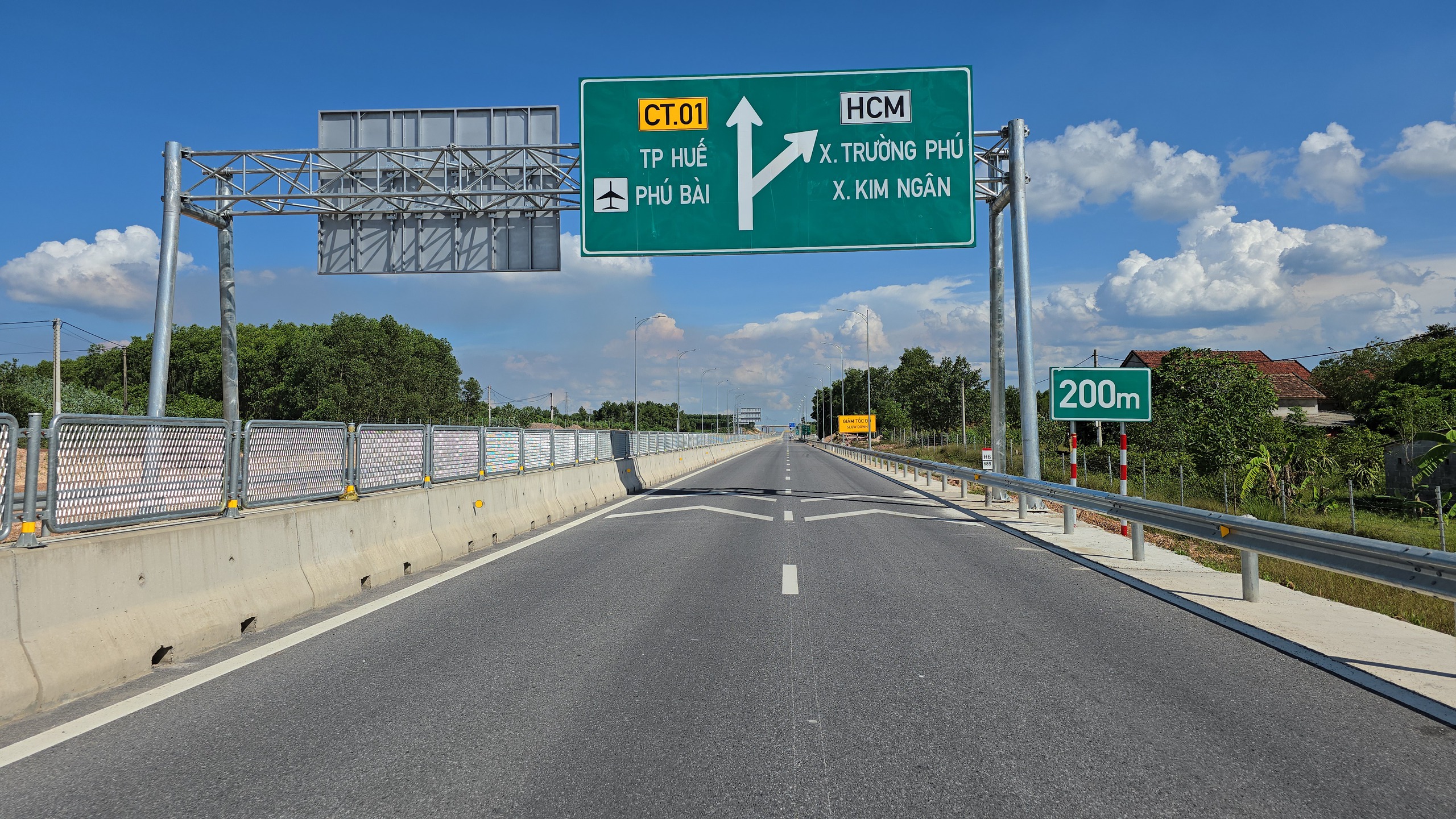 To&agrave;n cảnh cao tốc Vạn Ninh - Cam Lộ trước ng&agrave;y th&ocirc;ng xe- Ảnh 4.