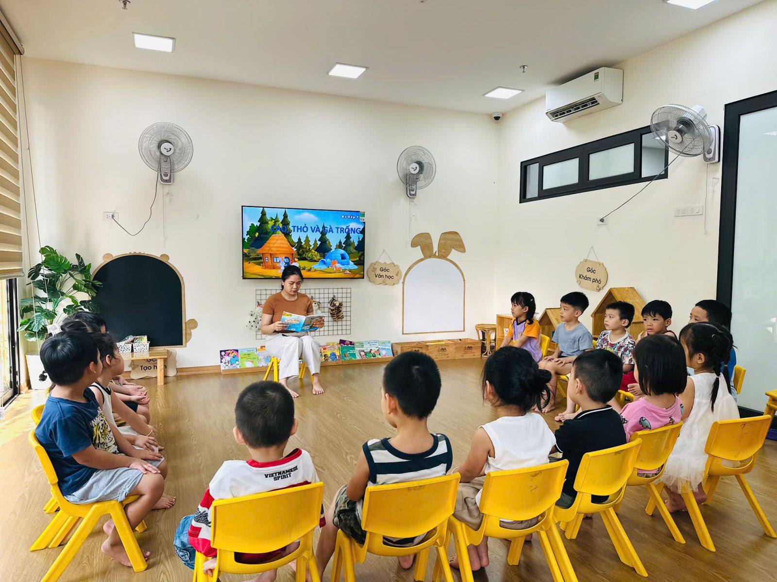 Việt Nam thiếu gần 48.000 giáo viên mầm non- Ảnh 1. Việt Nam thiếu gần 48.000 giáo viên mầm non- Ảnh 1.