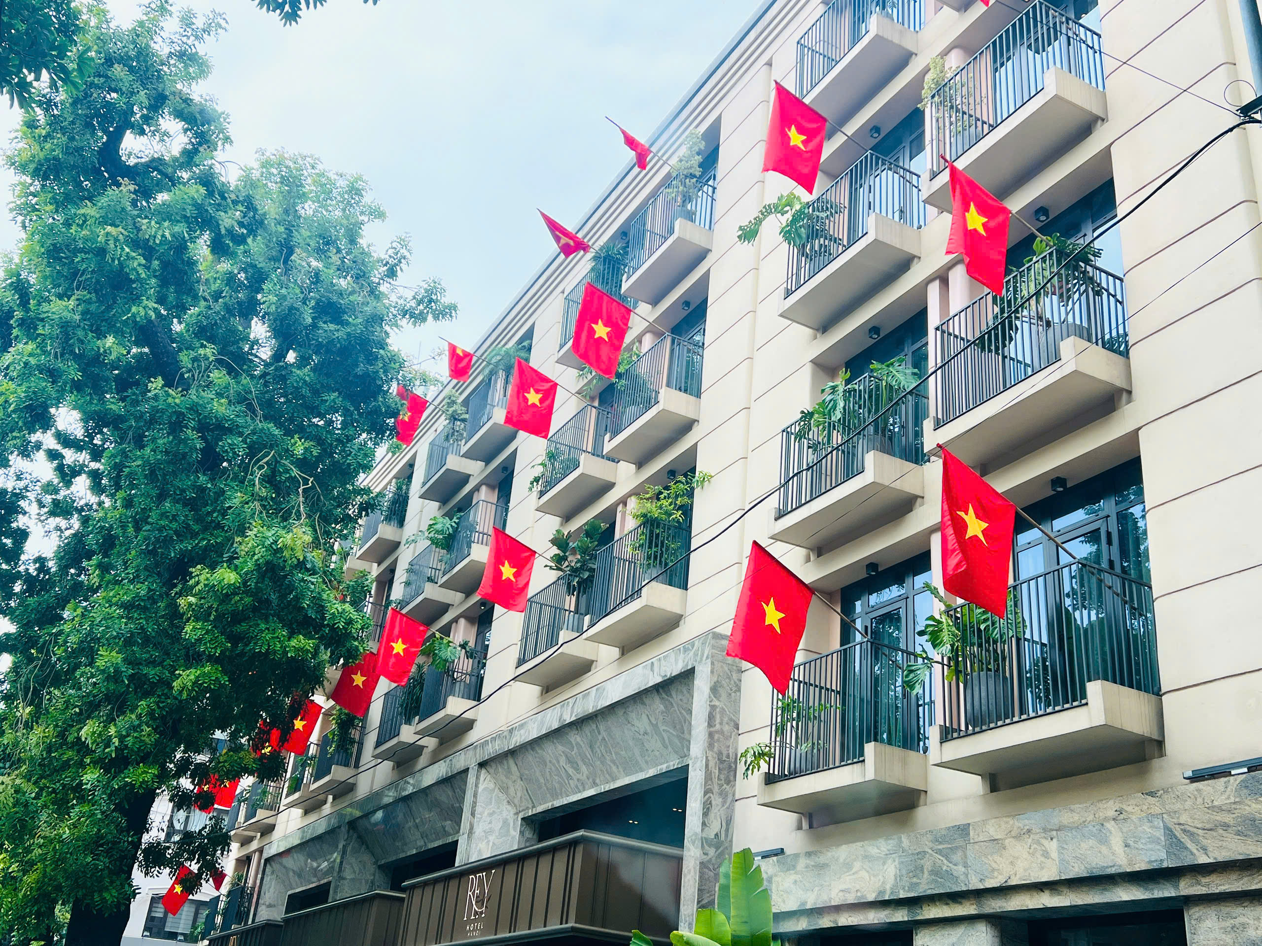 H&agrave; Nội rực rỡ cờ hoa trong ng&agrave;y thu th&aacute;ng T&aacute;m lịch sử- Ảnh 2.