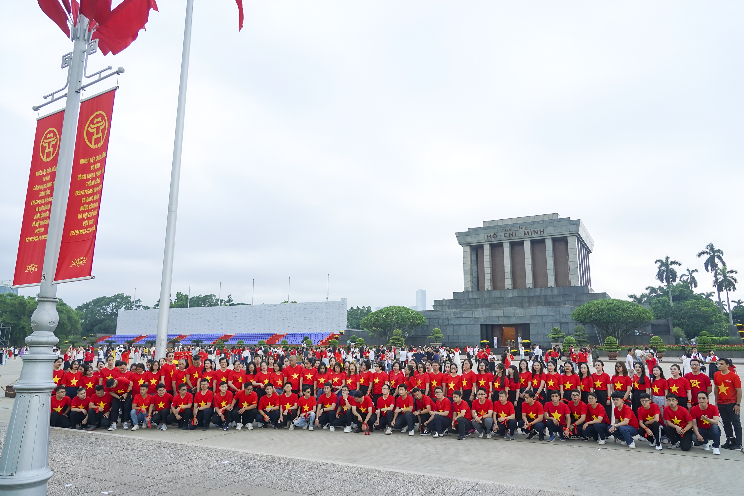H&agrave; Nội rực rỡ cờ hoa trong ng&agrave;y thu th&aacute;ng T&aacute;m lịch sử- Ảnh 13.
