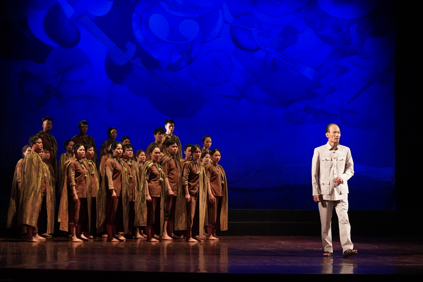 Nh&agrave; h&aacute;t Kịch Việt Nam diễn miễn ph&iacute; vở "Người đi d&eacute;p cao su": Kh&aacute;n giả săn v&eacute; thế n&agrave;o?- Ảnh 3.