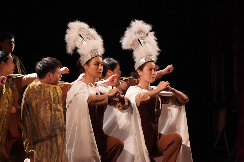 Nh&agrave; h&aacute;t Kịch Việt Nam diễn miễn ph&iacute; vở "Người đi d&eacute;p cao su": Kh&aacute;n giả săn v&eacute; thế n&agrave;o?- Ảnh 2.