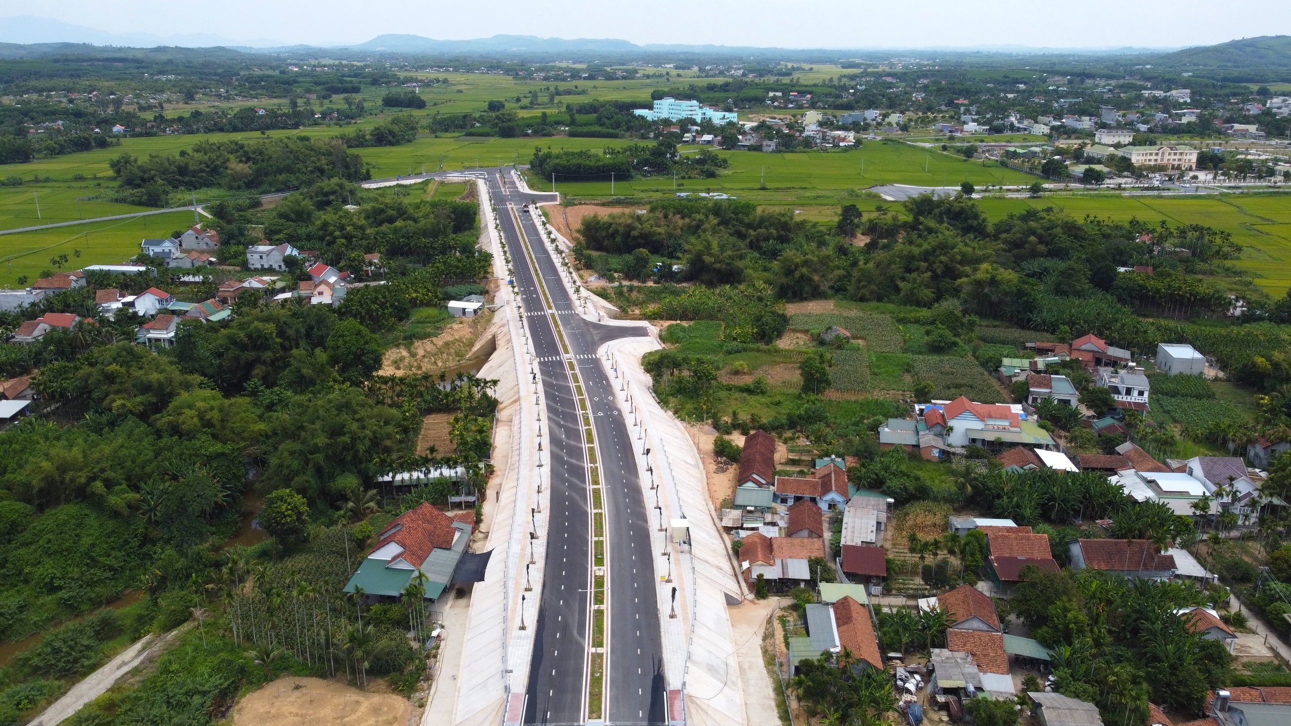 Quảng Ng&atilde;i bắc cầu v&ograve;m th&eacute;p qua s&ocirc;ng Tr&agrave; Kh&uacute;c- Ảnh 46.