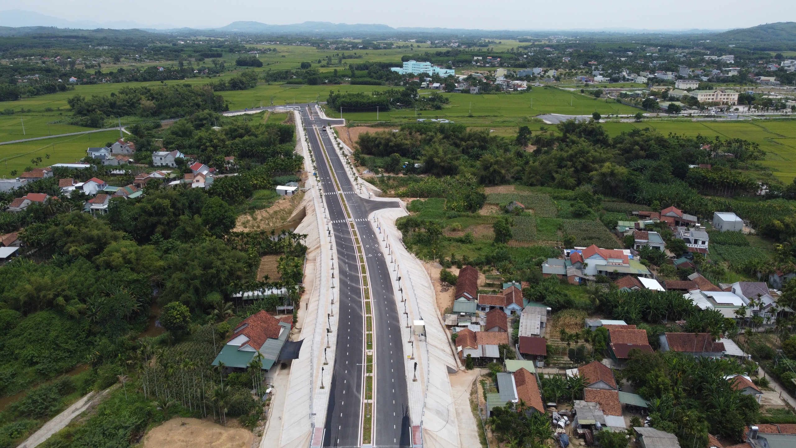 Quảng Ng&atilde;i bắc cầu v&ograve;m th&eacute;p qua s&ocirc;ng Tr&agrave; Kh&uacute;c- Ảnh 29.