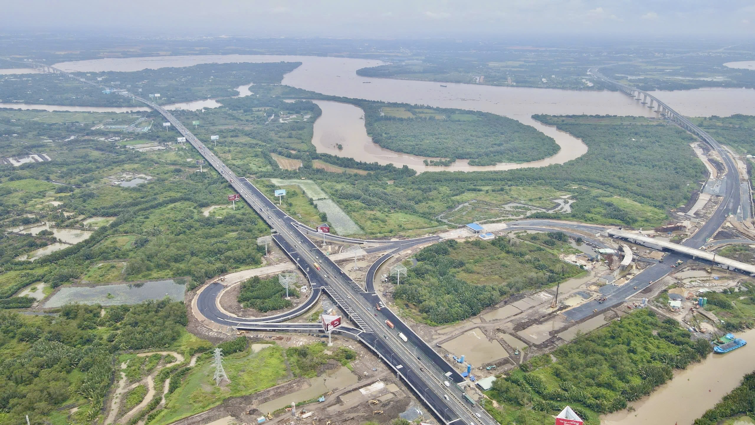 Những "mạch m&aacute;u" hạ tầng giao th&ocirc;ng tứ ph&iacute;a đang kết nối về s&acirc;n bay Long Th&agrave;nh- Ảnh 2.