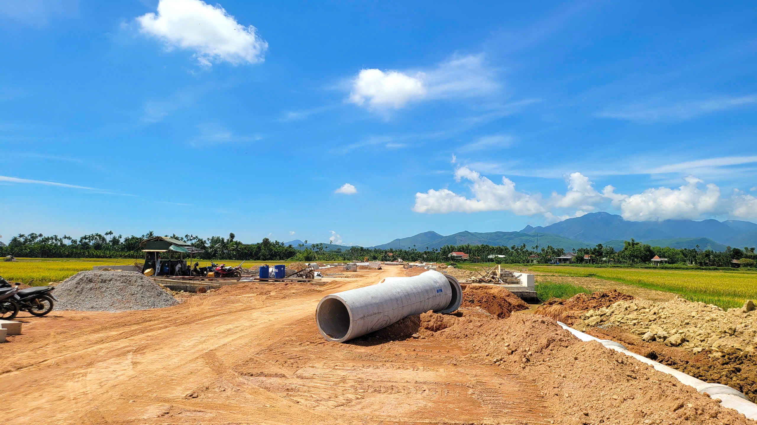 Quảng Ng&atilde;i bắc cầu v&ograve;m th&eacute;p qua s&ocirc;ng Tr&agrave; Kh&uacute;c- Ảnh 8.
