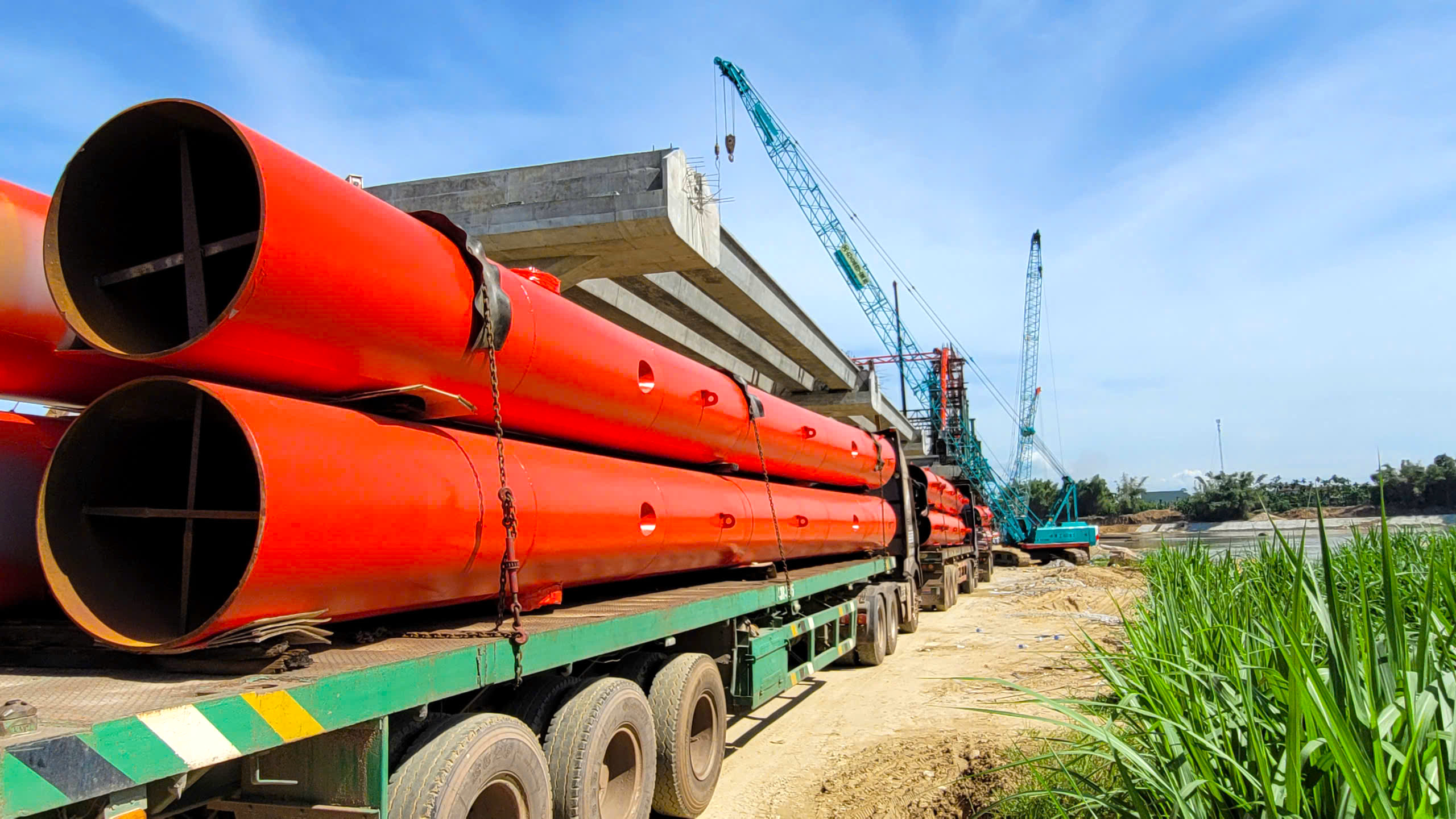 Quảng Ng&atilde;i bắc cầu v&ograve;m th&eacute;p qua s&ocirc;ng Tr&agrave; Kh&uacute;c- Ảnh 22.