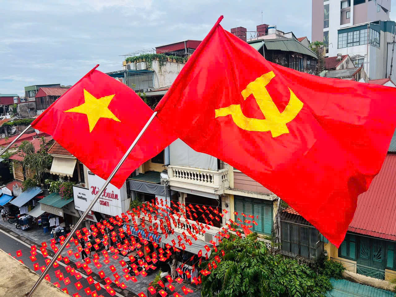 H&agrave; Nội rực rỡ cờ hoa trong ng&agrave;y thu th&aacute;ng T&aacute;m lịch sử- Ảnh 7.