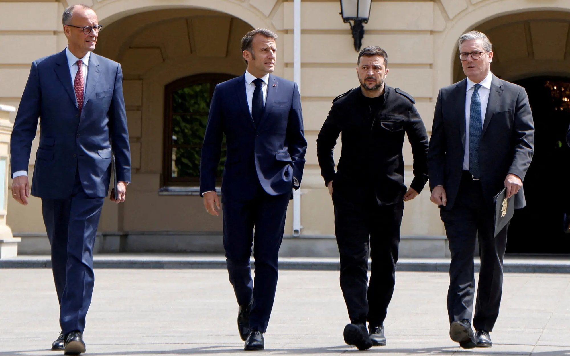 Ông Trump bất ngờ điện đàm ông Putin giữa lúc thảo luận với Tổng thống Ukraine Zelensky- Ảnh 2. Lãnh đạo châu Âu sẽ cùng Tổng thống Ukraine hội đàm với Tổng thống Mỹ