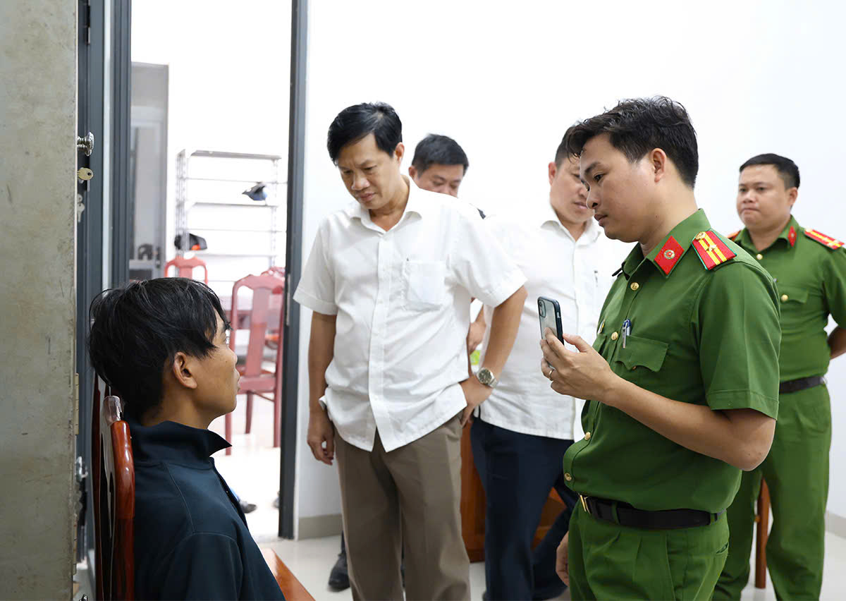 Truy bắt đối tượng đ&aacute;nh đập, x&acirc;m hại b&eacute; g&aacute;i tại ruộng khoai ở An Giang- Ảnh 1.