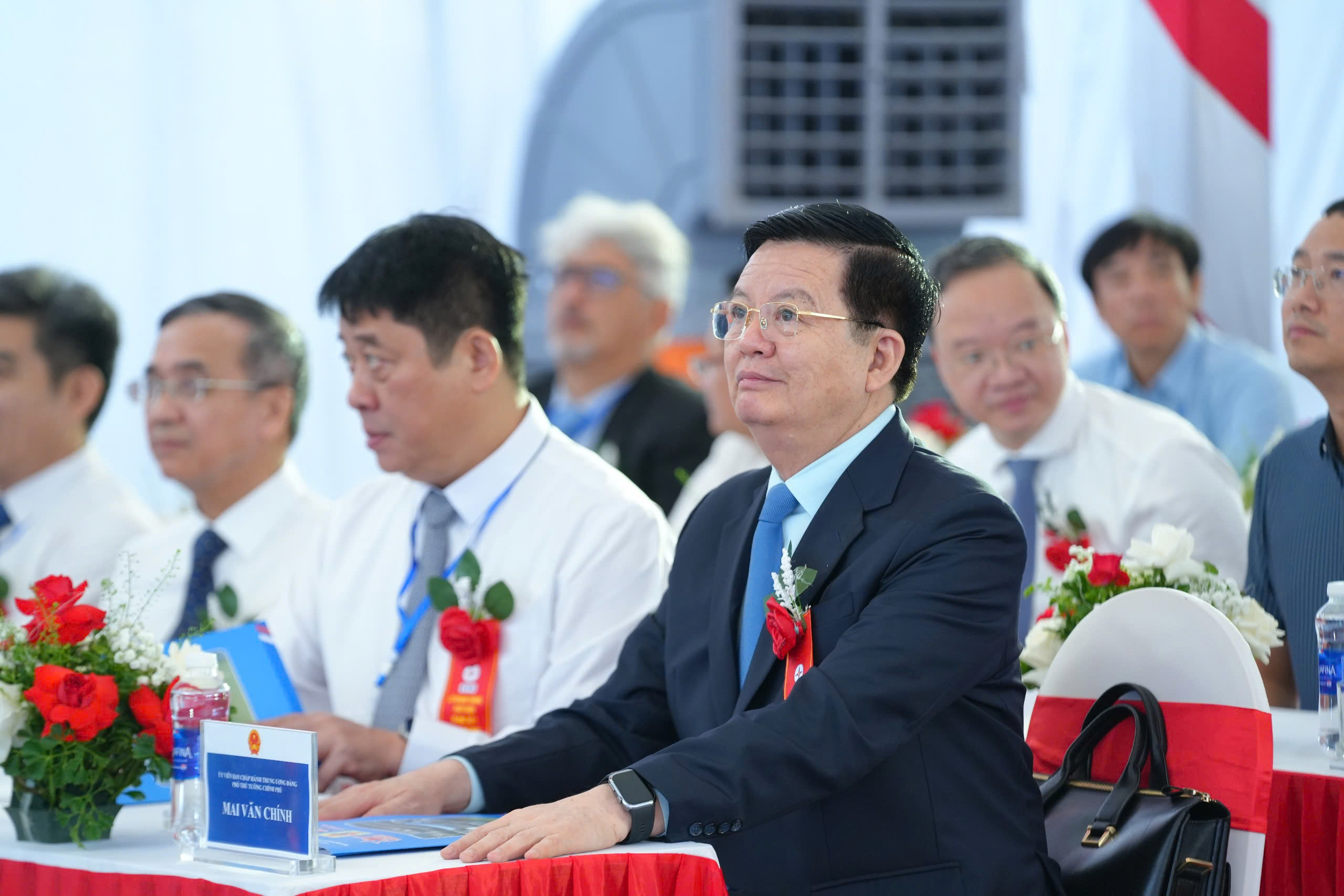 Đồng loạt khởi c&ocirc;ng, kh&aacute;nh th&agrave;nh 3 c&ocirc;ng tr&igrave;nh lớn, EVN bước v&agrave;o kỷ nguy&ecirc;n ph&aacute;t triển mới- Ảnh 1.