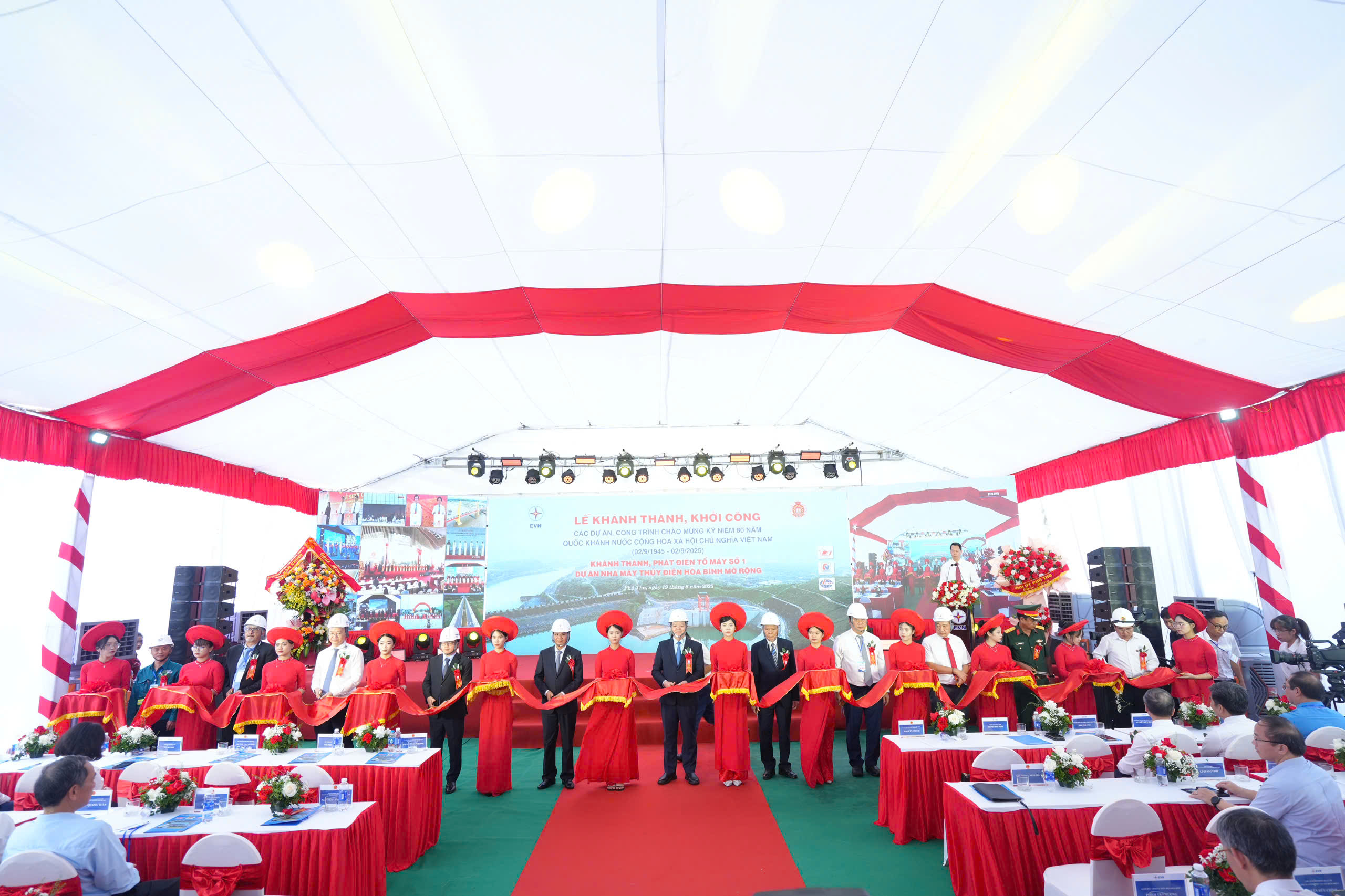 Đồng loạt khởi c&ocirc;ng, kh&aacute;nh th&agrave;nh 3 c&ocirc;ng tr&igrave;nh lớn, EVN bước v&agrave;o kỷ nguy&ecirc;n ph&aacute;t triển mới- Ảnh 4.