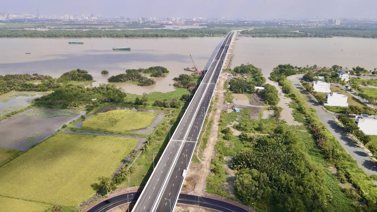 Người dân phấn khởi qua cầu Nhơn Trạch trong ngày đầu thông xe- Ảnh 12. Người dân phấn khởi qua cầu Nhơn Trạch trong ngày đầu thông xe- Ảnh 12.