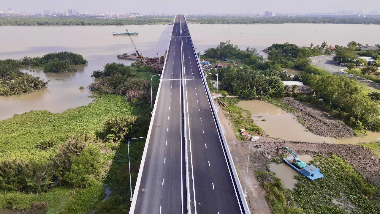 Người dân phấn khởi qua cầu Nhơn Trạch trong ngày đầu thông xe- Ảnh 13. Người dân phấn khởi qua cầu Nhơn Trạch trong ngày đầu thông xe- Ảnh 13.